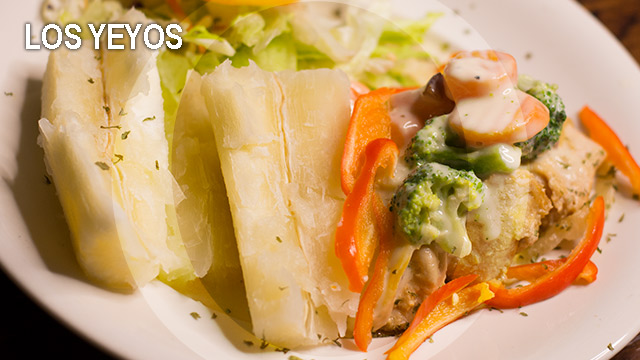 Los Yeyos - Comida para 2 Personas: Pechuga Normandi con Mofongo y Ensalada  Verde o Ensalada de Mariscos (Pulpo, Kingcrab y Camarones), Bebidas y 1  Postre para compartir por $18 - Ofertones